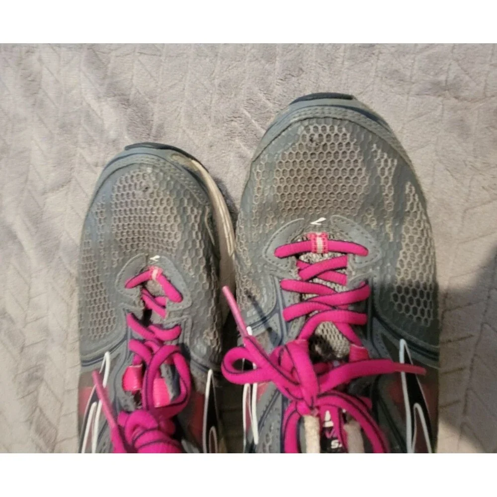 Brooks Womens Ravenna 5 1201491D672 Gray Running Shoes Sneakers Size 9